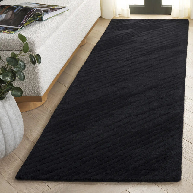 Safavieh Rodeo Drive 2'-3" x 8'-0" Rug in Black