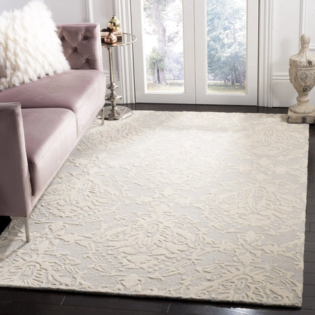 Safavieh Blossom 5'-0" x 8'-0" Rug in Light Grey / Ivory