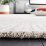 Safavieh Abstract 4'-0" x 6'-0" Rug in Natural / Ivory