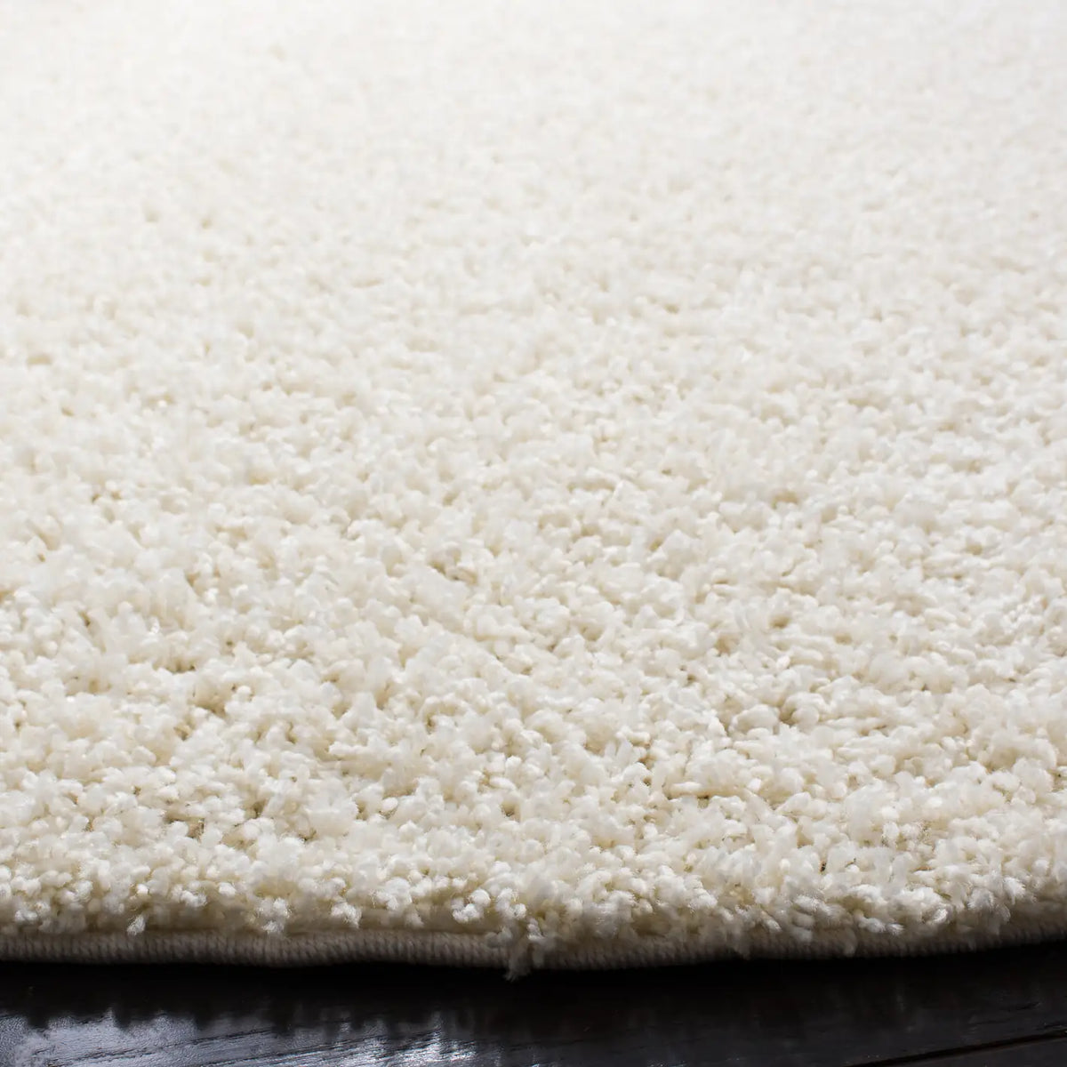 Safavieh Primo Shag 5'-0" x 5'-0" Rug in Ivory