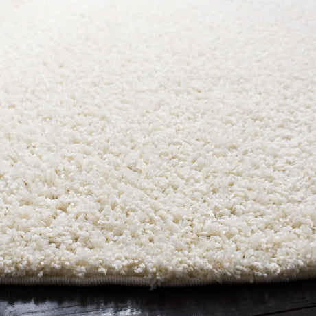 Safavieh Primo Shag 5'-0" x 5'-0" Rug in Ivory