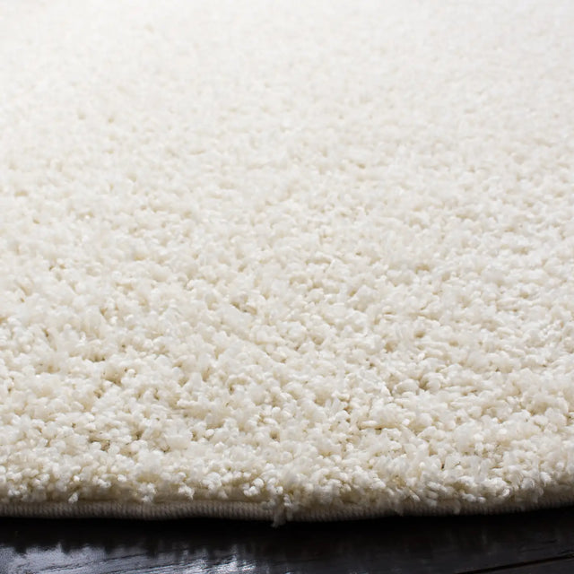 Safavieh Primo Shag 5'-0" x 5'-0" Rug in Ivory