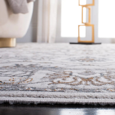 Safavieh Sonoma 4'-5" x 6'-5" Rug in Ivory / Grey