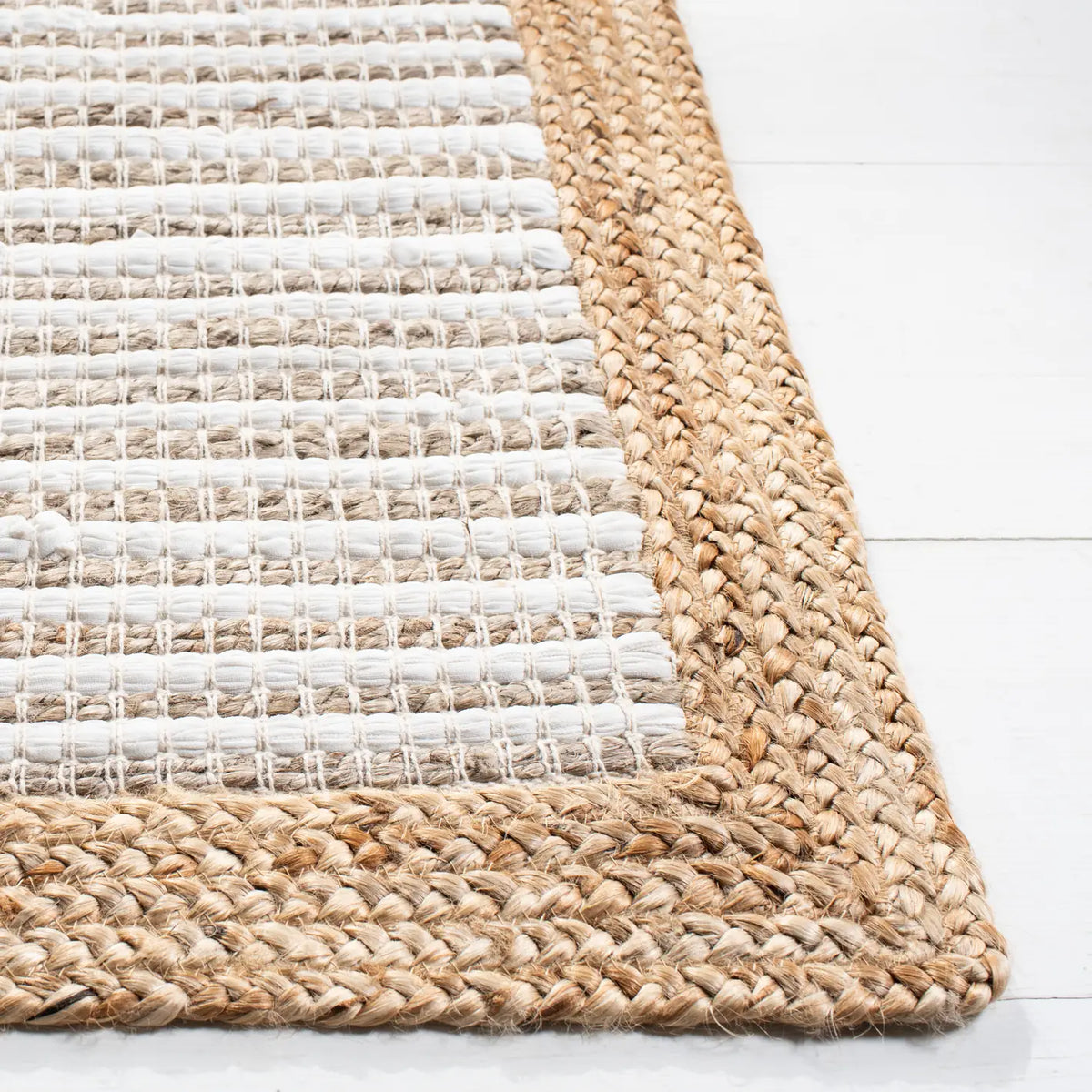 Safavieh Natura 4'-0" x 6'-0" Rug in Natural / Ivory