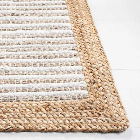 Safavieh Natura 4'-0" x 6'-0" Rug in Natural / Ivory