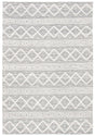 Safavieh Marbella 4'-0" x 6'-0" Rug in Ivory / Black