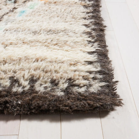 Safavieh Kenya 5'-0" x 8'-0" Rug in Natural / Multi