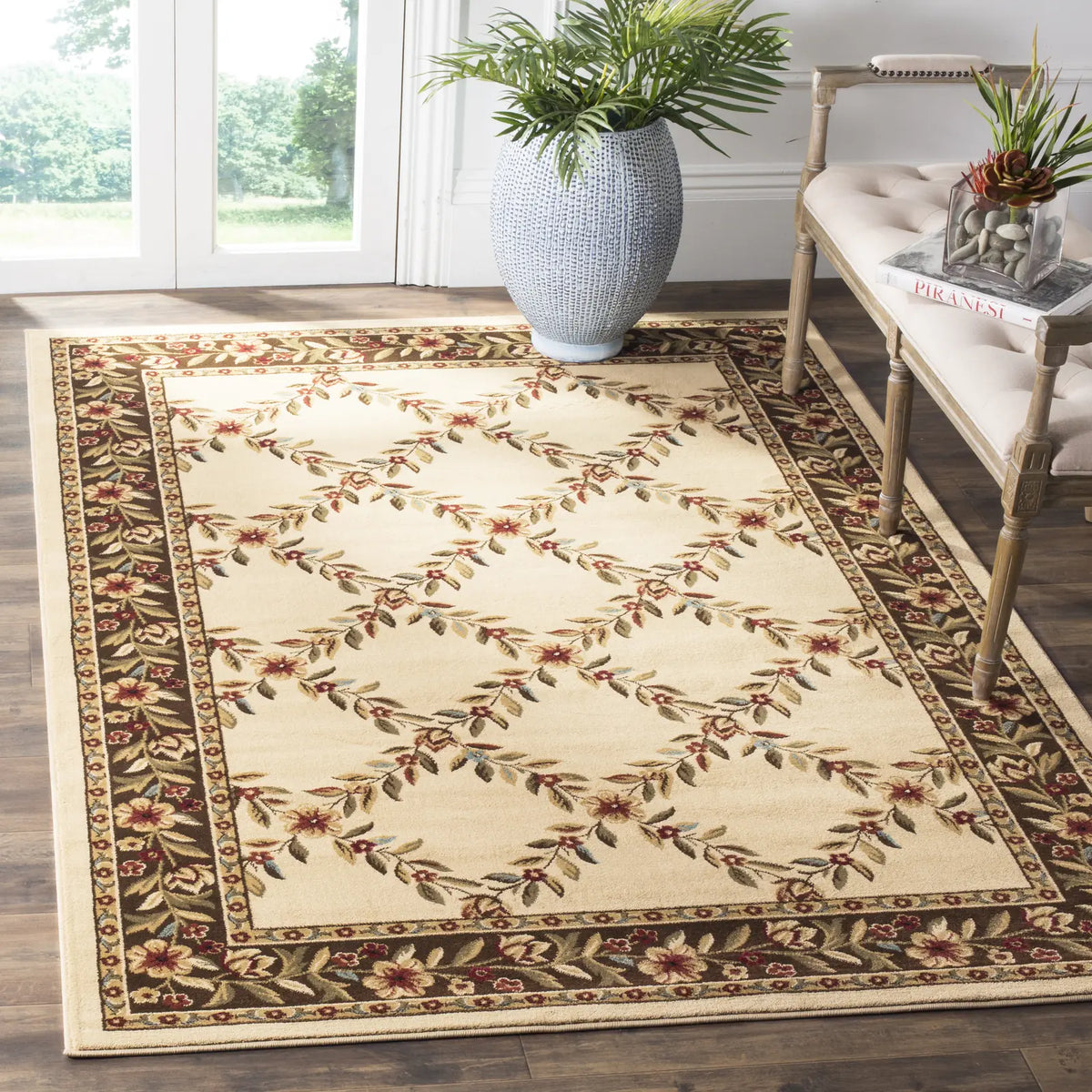 Safavieh Lyndhurst 5'-3" x 7'-6" Rug in Ivory / Brown