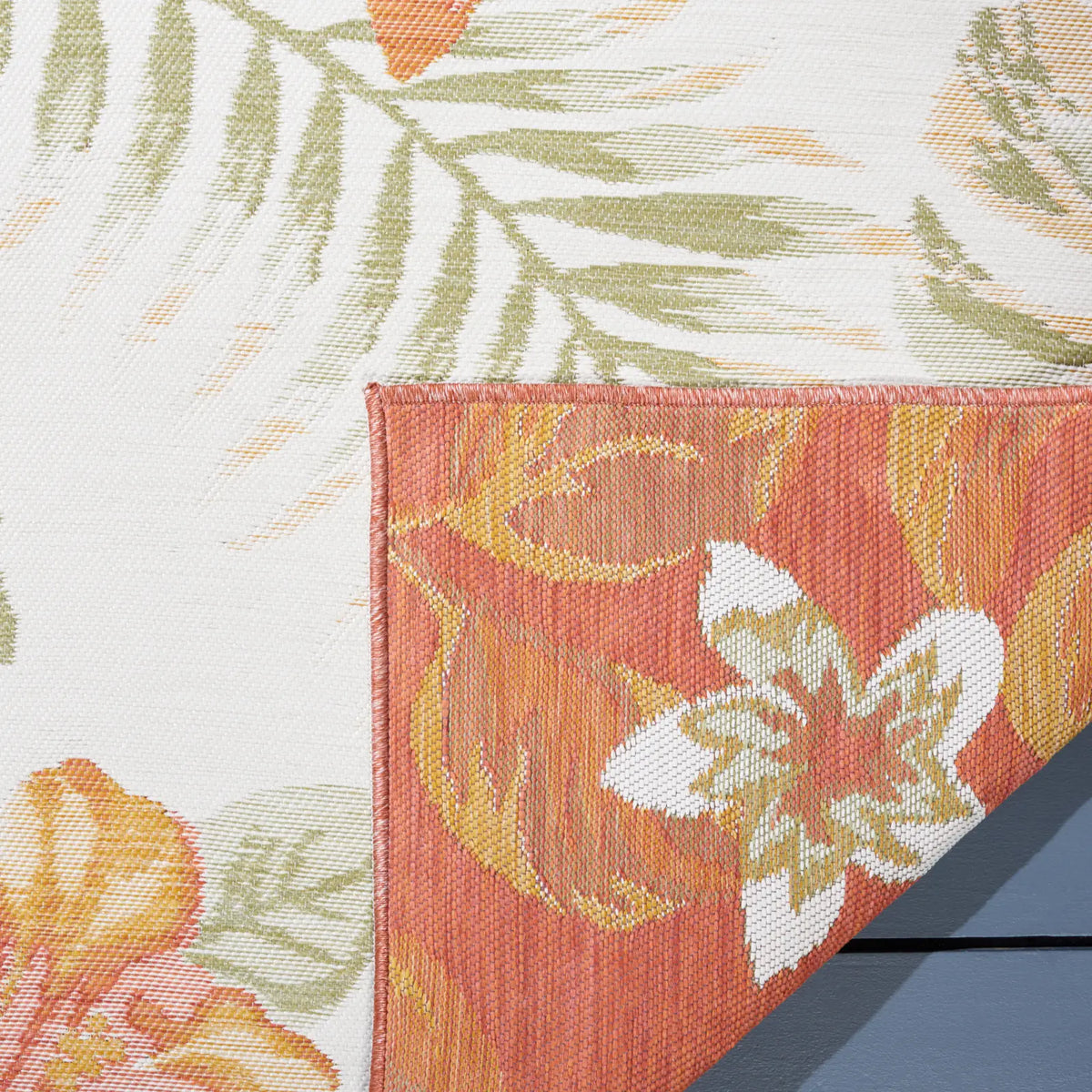Safavieh Sunrise 4'-0" x 5'-7" Rug in Ivory / Rust Sage