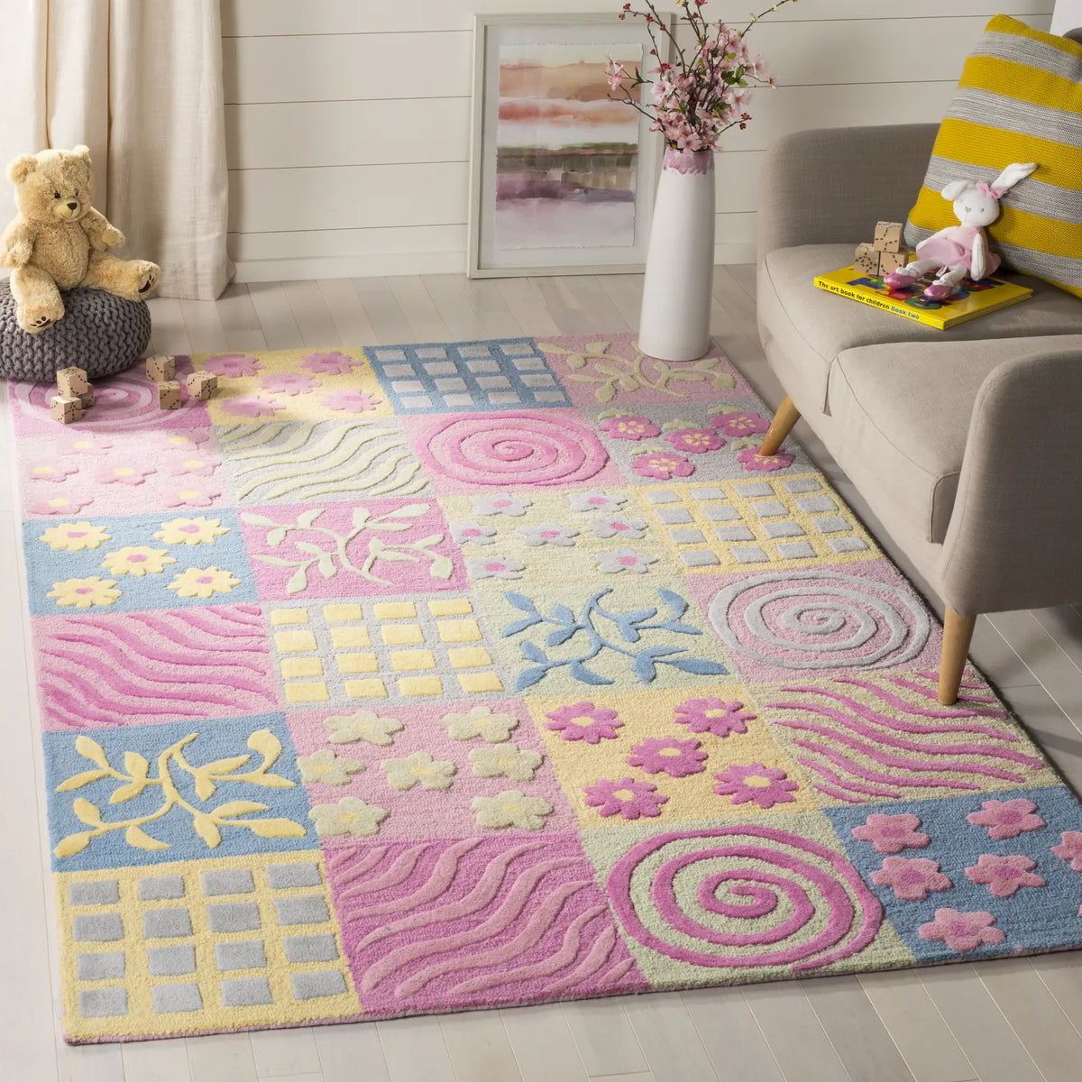 Safavieh Safavieh Kids 5'-0" x 8'-0" Rug in Pink / Multi