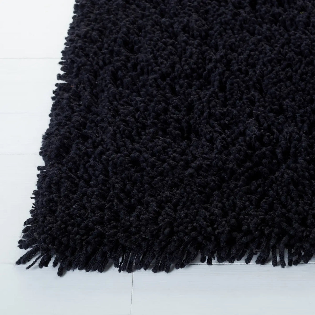 Safavieh Shag 5'-0" x 8'-0" Rug in Black