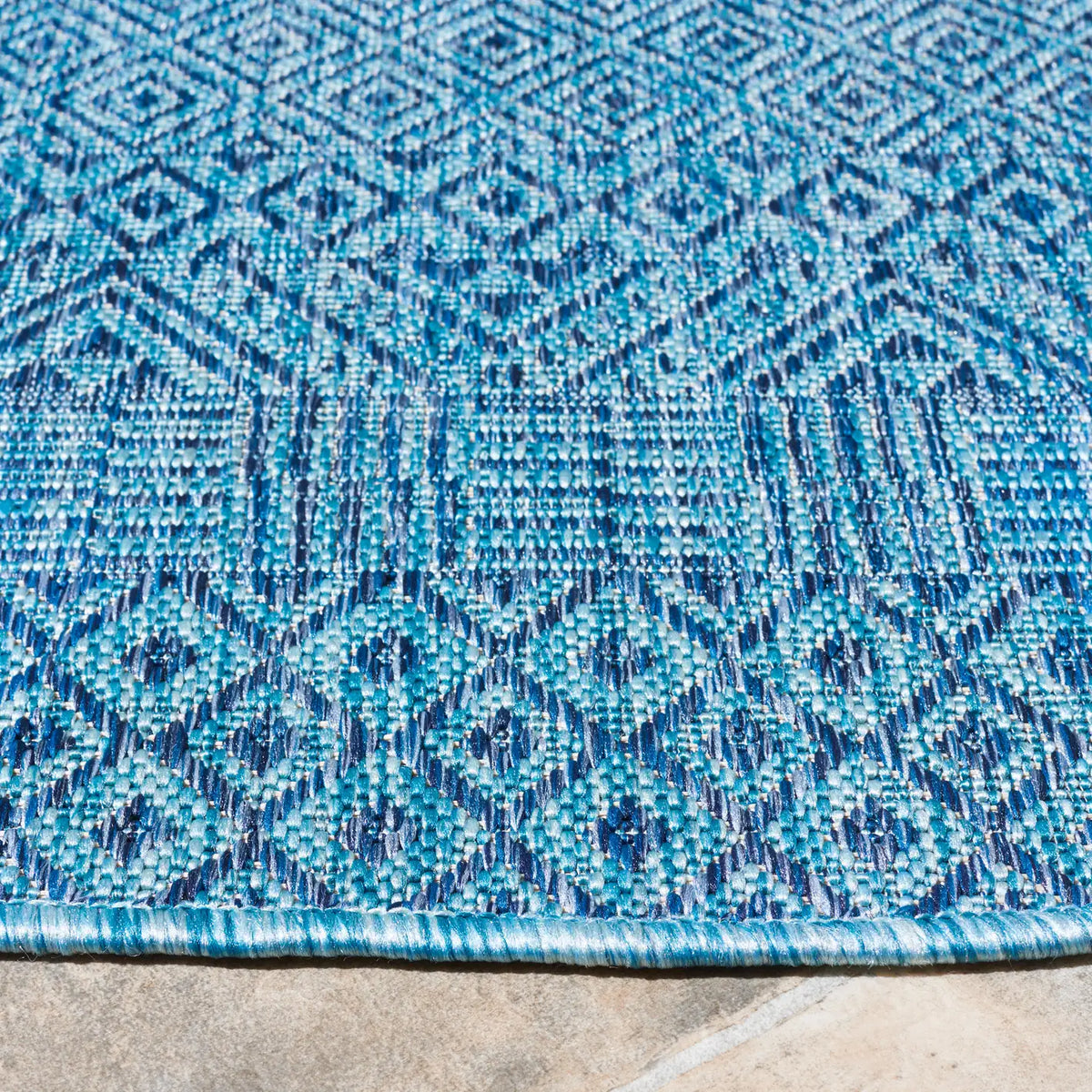 Safavieh Courtyard 6'-7" x 6'-7" Rug in Aqua / Navy