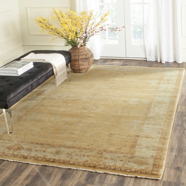 Safavieh Oushak 6'-0" x 9'-0" Rug in Gold / Ivory