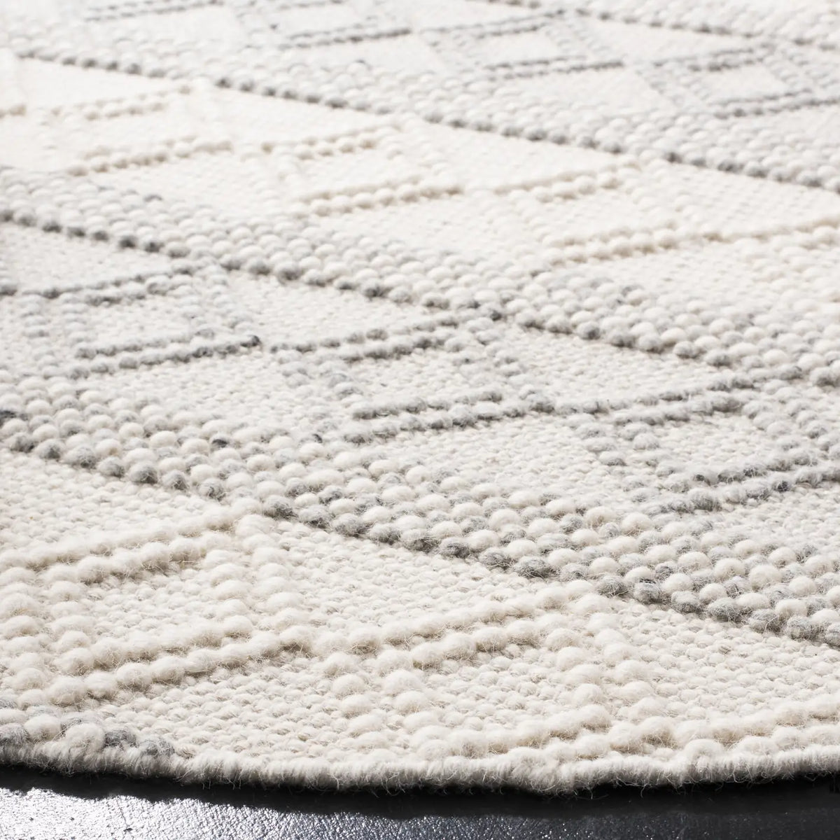 Safavieh Natura 6'-0" x 6'-0" Rug in Grey / Ivory