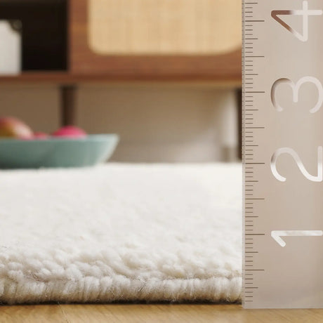 Safavieh Vermont 4'-0" x 6'-0" Rug in Ivory