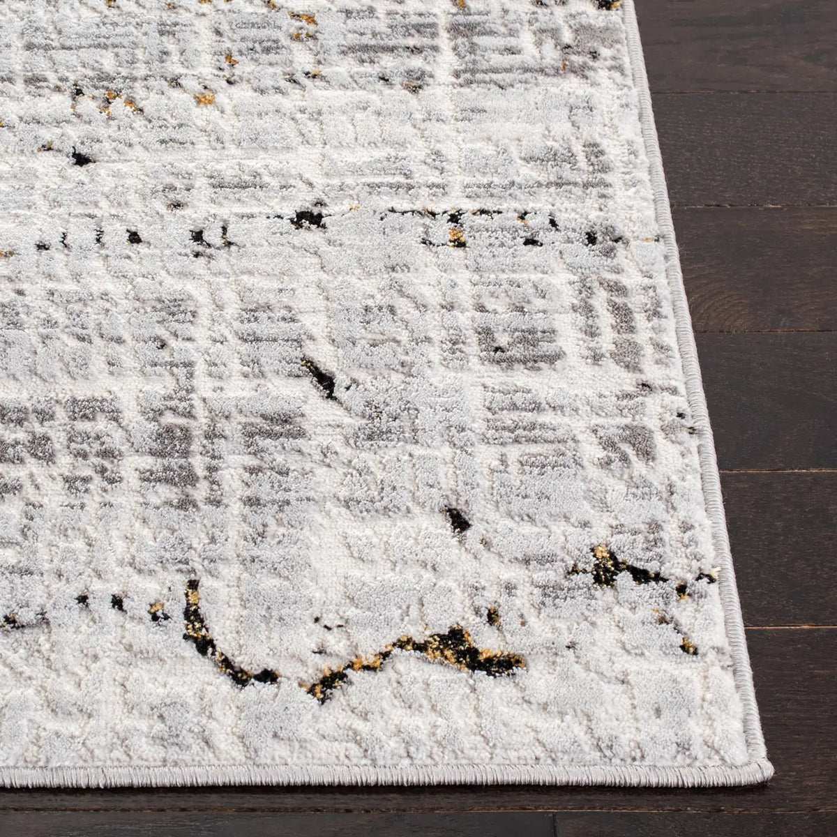 Safavieh Amelia 4'-5" x 6'-5" Rug in Grey / Gold