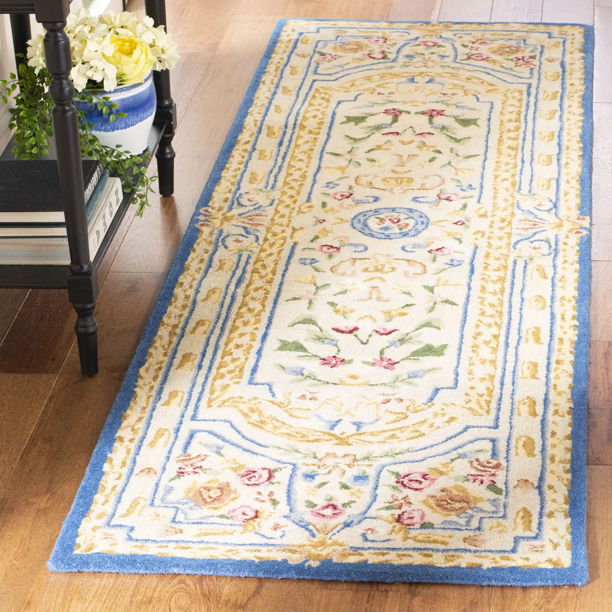 Safavieh Savonnerie 2'-6" x 8'-0" Rug in Blue / Ivory