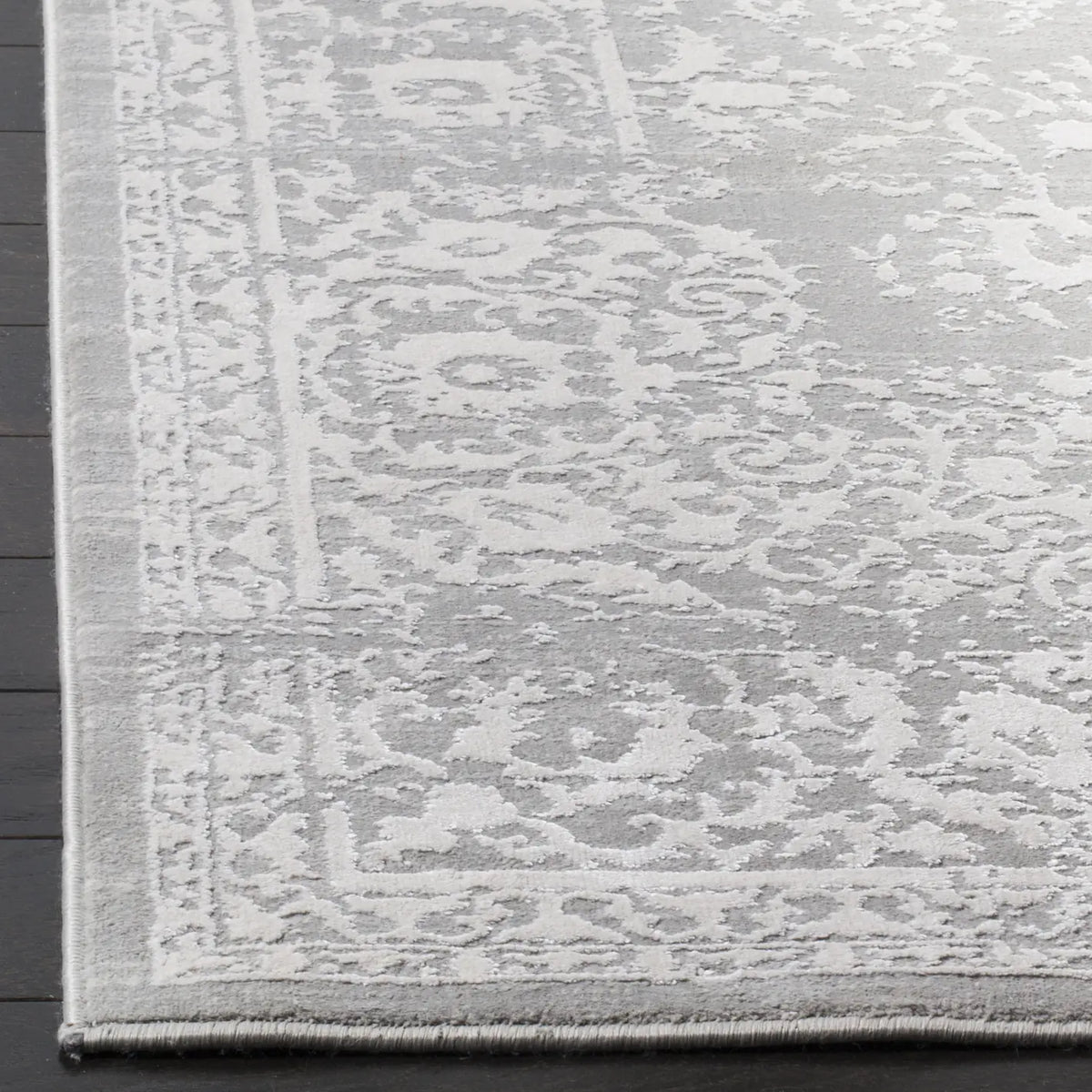 Safavieh Princeton 4'-0" x 6'-0" Rug in Grey / Beige
