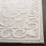 Safavieh Micro-Loop 4'-0" x 6'-0" Rug in Light Grey / Ivory
