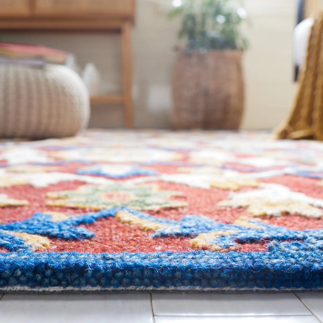 Safavieh Blossom 4'-0" x 6'-0" Rug in Rust / Blue