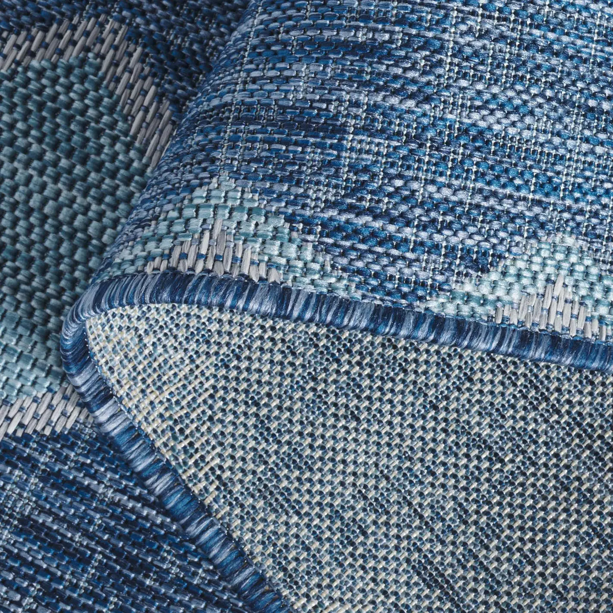 Safavieh Courtyard 4'-0" x 5'-7" Rug in Navy / Aqua