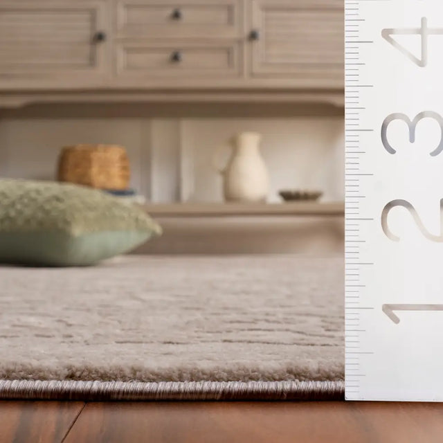 Safavieh Reflection 5'-1" x 7'-6" Rug in Ivory / White