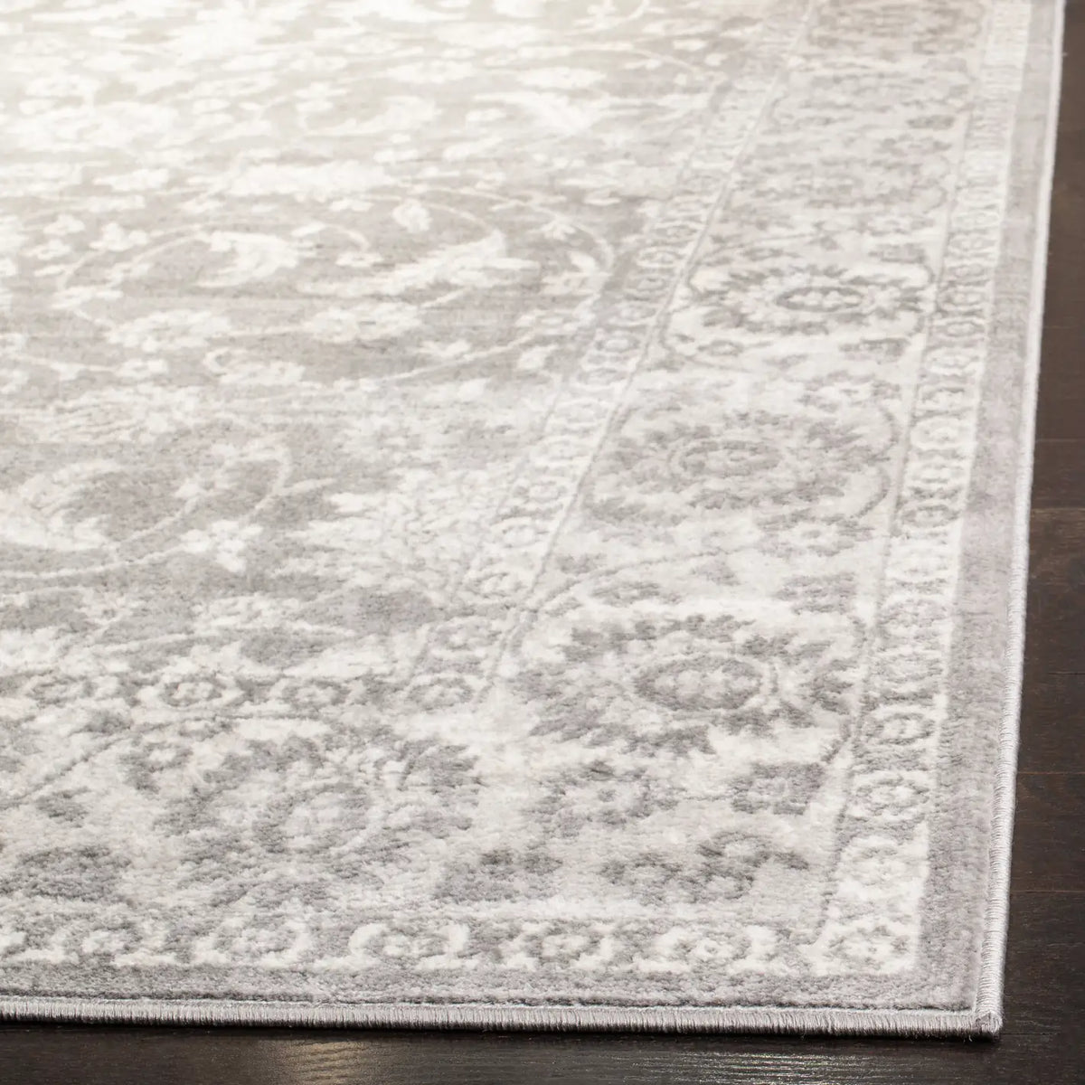 Safavieh Brentwood 4'-0" x 6'-0" Rug in Cream / Grey