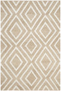 Safavieh Kilim 4'-0" x 6'-0" Rug in Beige / Ivory