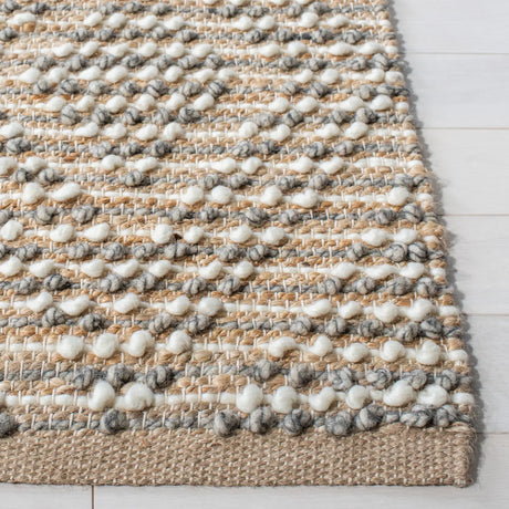 Safavieh Natura 4'-0" x 6'-0" Rug in Natural / Grey