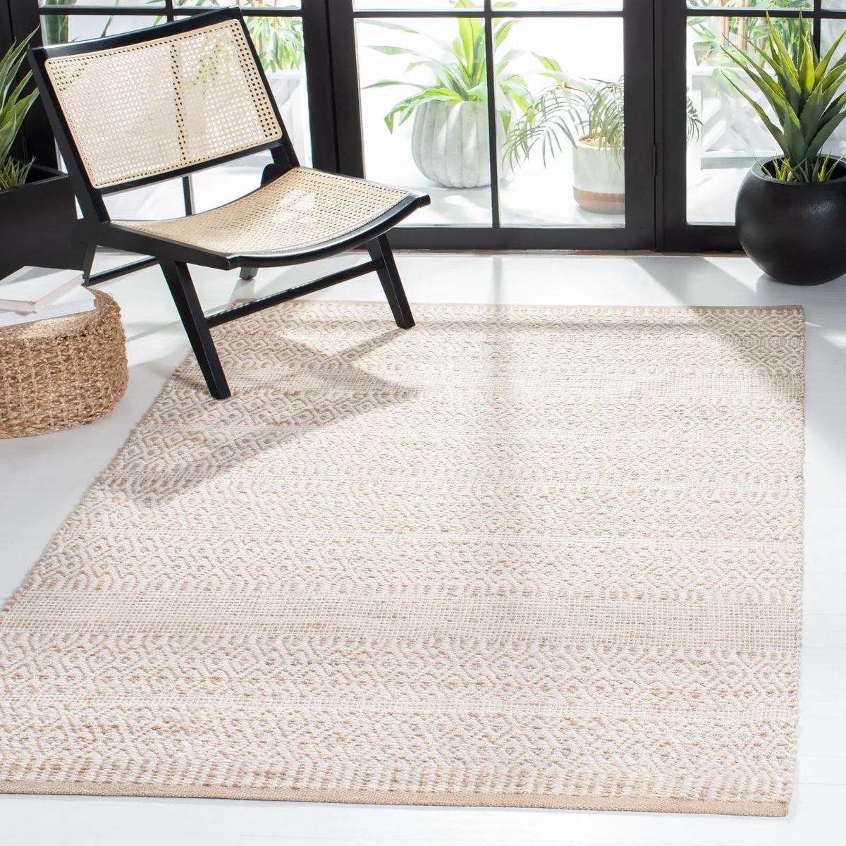 Safavieh Natural Fiber 4'-0" x 6'-0" Rug in Natural / Ivory