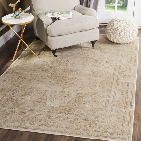 Safavieh Vintage 5'-3" x 7'-6" Rug in Creme
