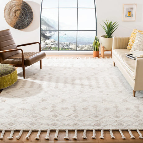 Safavieh Casablanca 8'-0" x 10'-0" Rug in Ivory / Beige