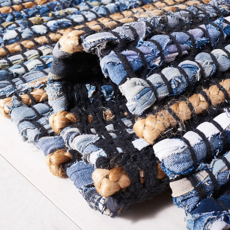 Safavieh Cape Cod 4'-0" x 6'-0" Rug in Natural / Blue