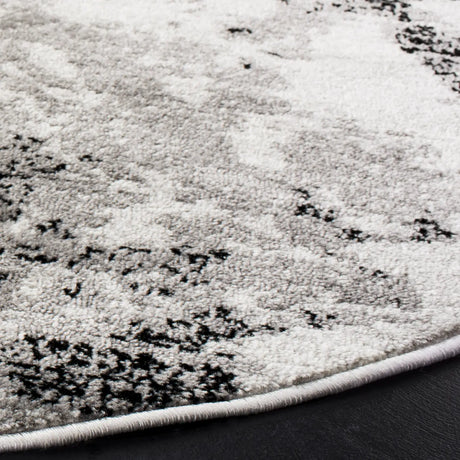 Safavieh Skyler 6'-7" x 6'-7" Rug in Grey / Ivory