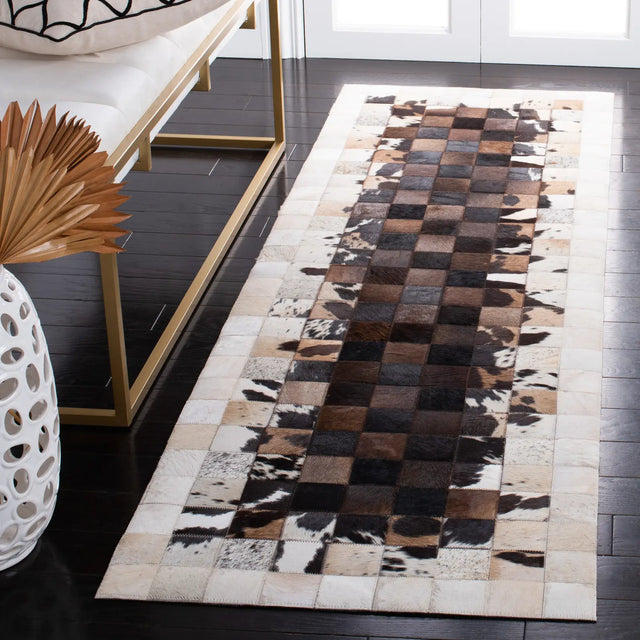 Safavieh Studio Leather 2'-3" x 7'-0" Rug in Ivory / Dark Brown
