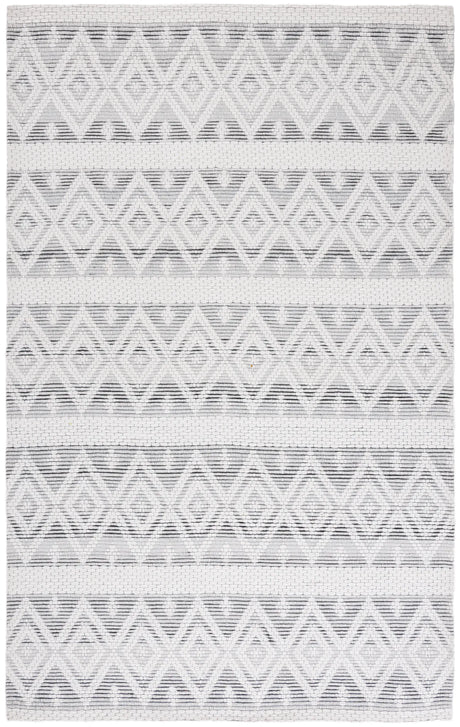 Safavieh Marbella 4'-0" x 6'-0" Rug in Ivory / Black