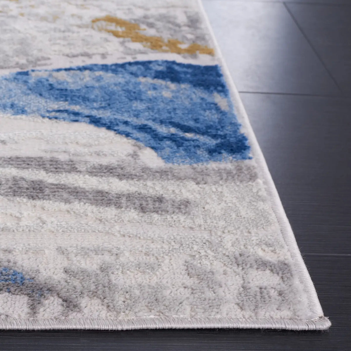 Safavieh Palma 4'-0" x 6'-0" Rug in Beige / Light Blue
