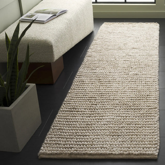 Safavieh Natura 2'-3" x 8'-0" Rug in Taupe / Ivory