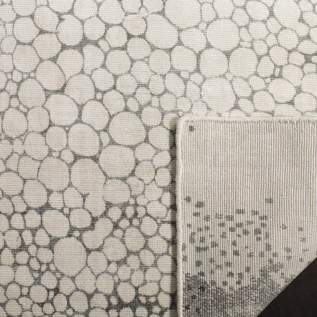 Safavieh Mirage 6'-0" x 9'-0" Rug in Grey
