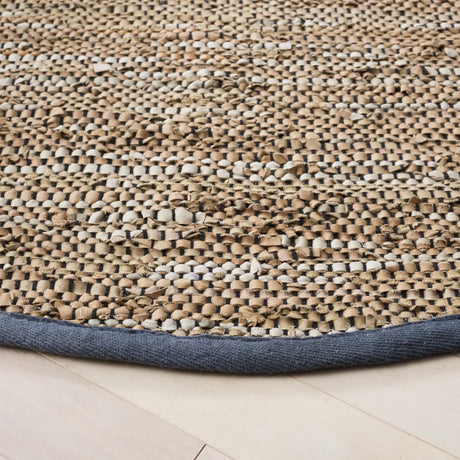 Safavieh Vintage Leather 7'-0" x 7'-0" Rug in Blue / Grey