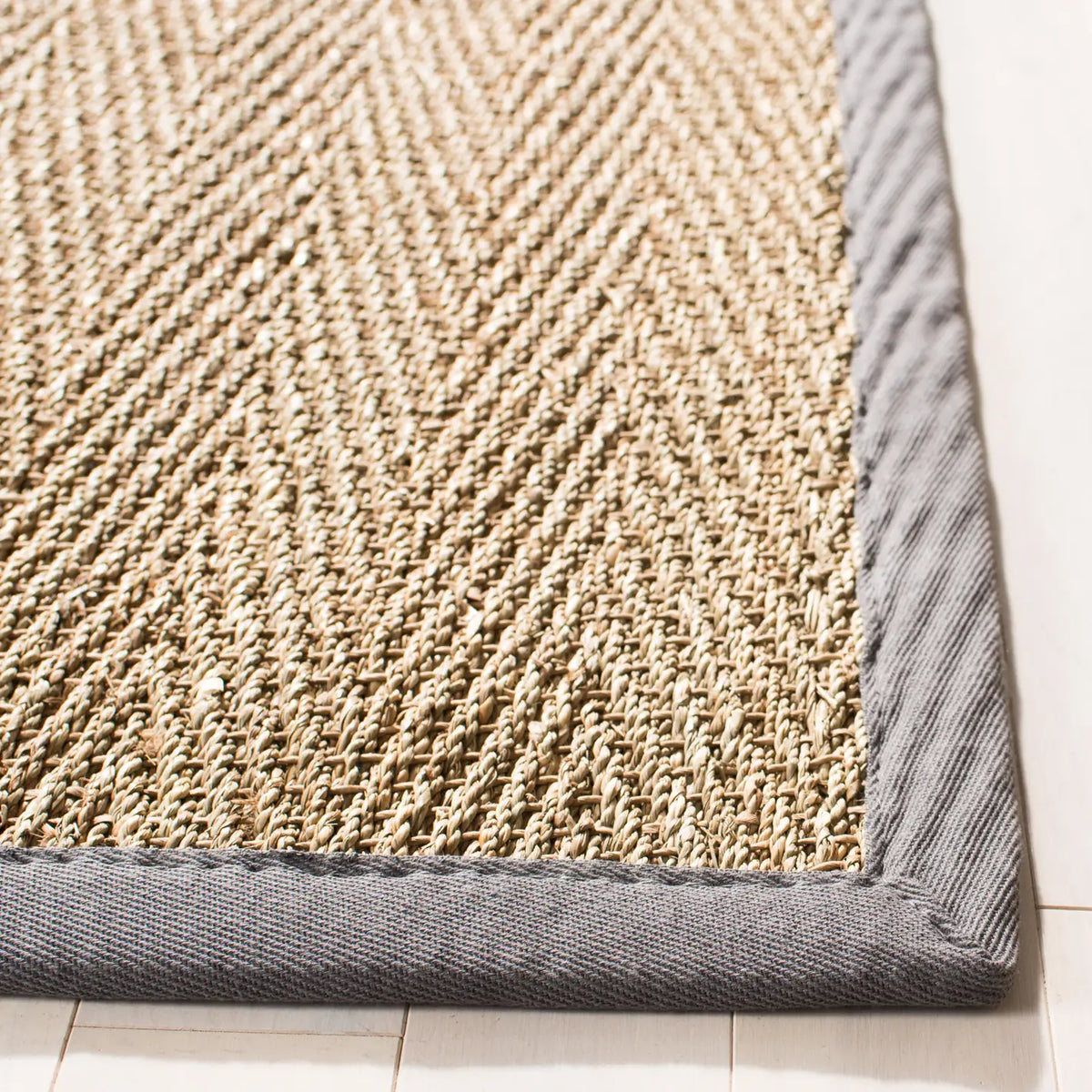 Safavieh Natural Fiber 4'-0" x 6'-0" Rug in Natural / Dark Grey