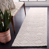 Safavieh Marbella 2'-3" x 8'-0" Rug in Ivory / Black