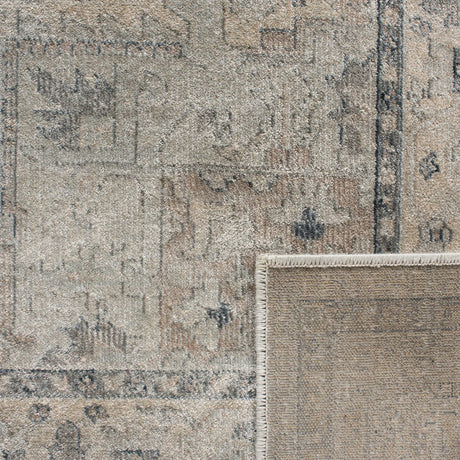 Safavieh Vintage 5'-3" x 7'-6" Rug in Light Blue