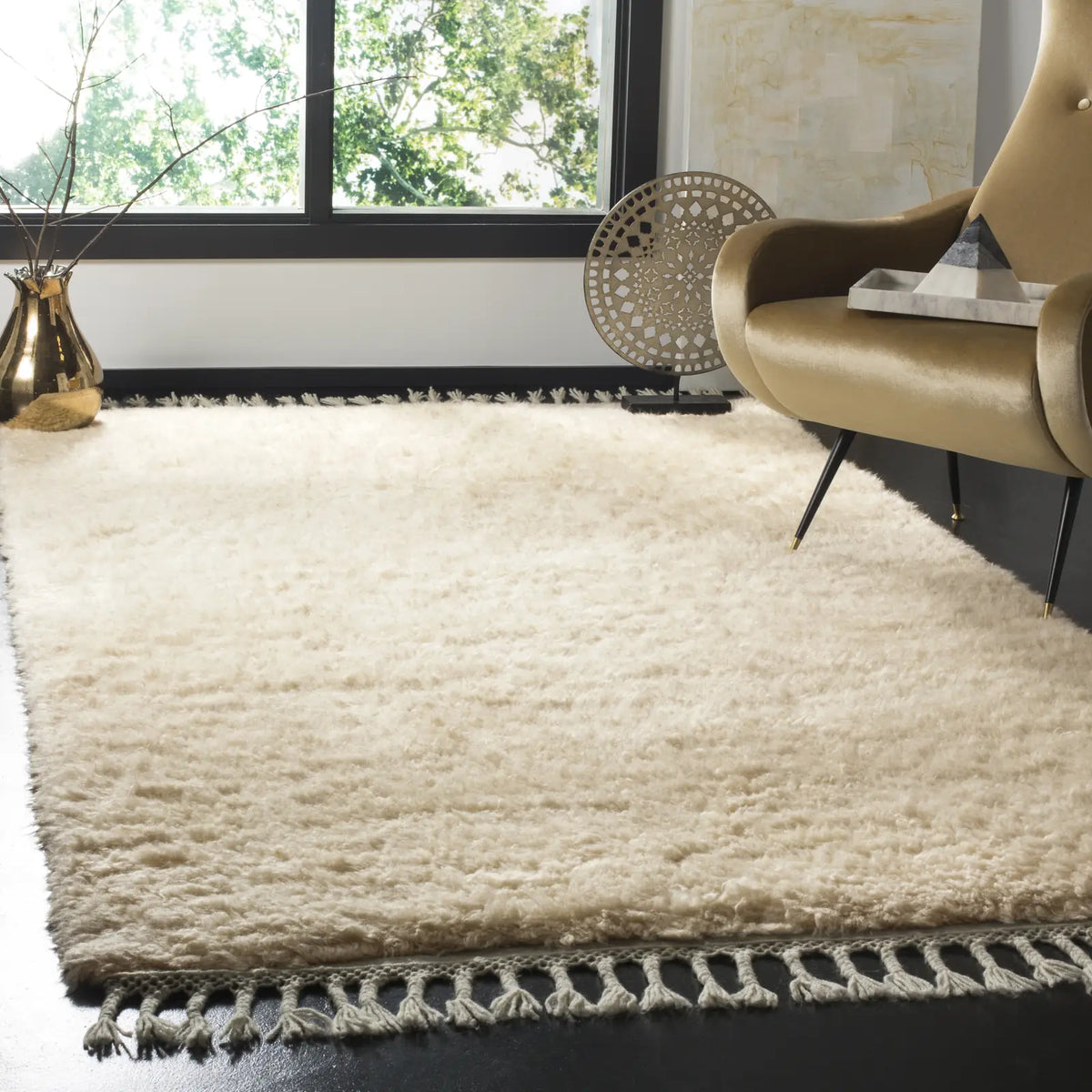 Safavieh Casablanca 5'-0" x 8'-0" Rug in Beige