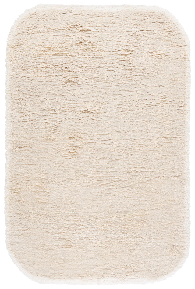 Safavieh Casablanca 4'-0" x 6'-0" Rug in Beige / Ivory