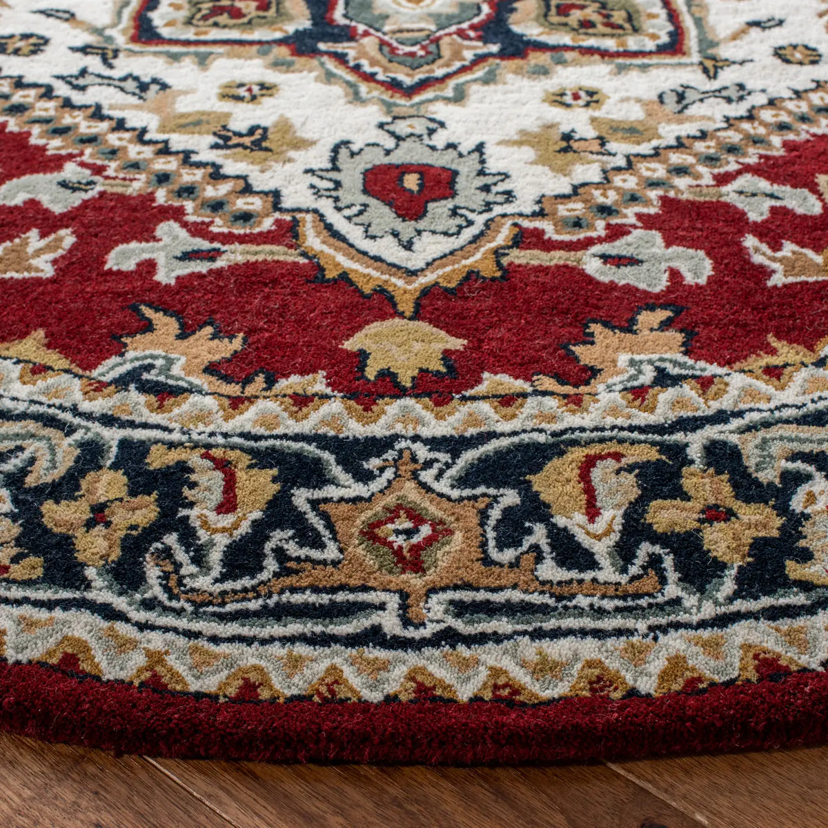 Safavieh Heritage 6'-0" x 6'-0" Rug in Ivory / Red