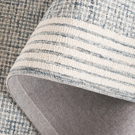 Safavieh Ebony 4'-0" x 6'-0" Rug in Blue / Ivory