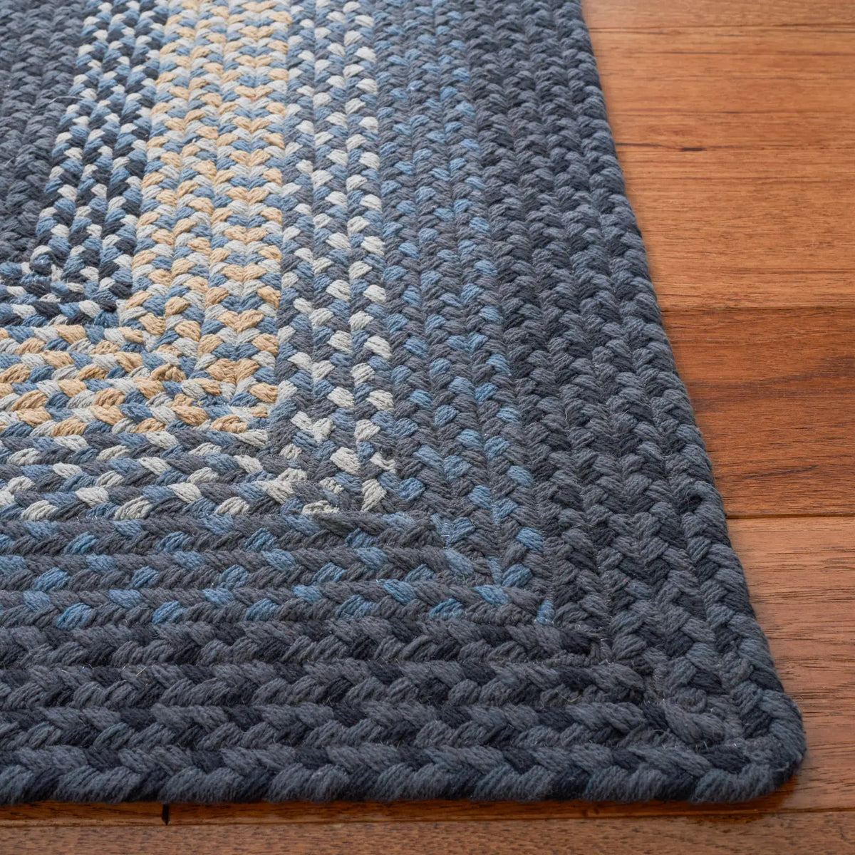 Safavieh Braided 4'-0" x 6'-0" Rug in Dark Grey / Blue