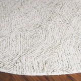 Safavieh Ebony 6'-0" x 6'-0" Rug in Light Green / Ivory