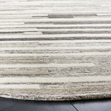 Safavieh Fifth Avenue 7'-0" x 7'-0" Rug in Natural / Grey